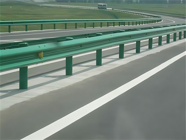 五指山波形梁护栏在高速公路的应用